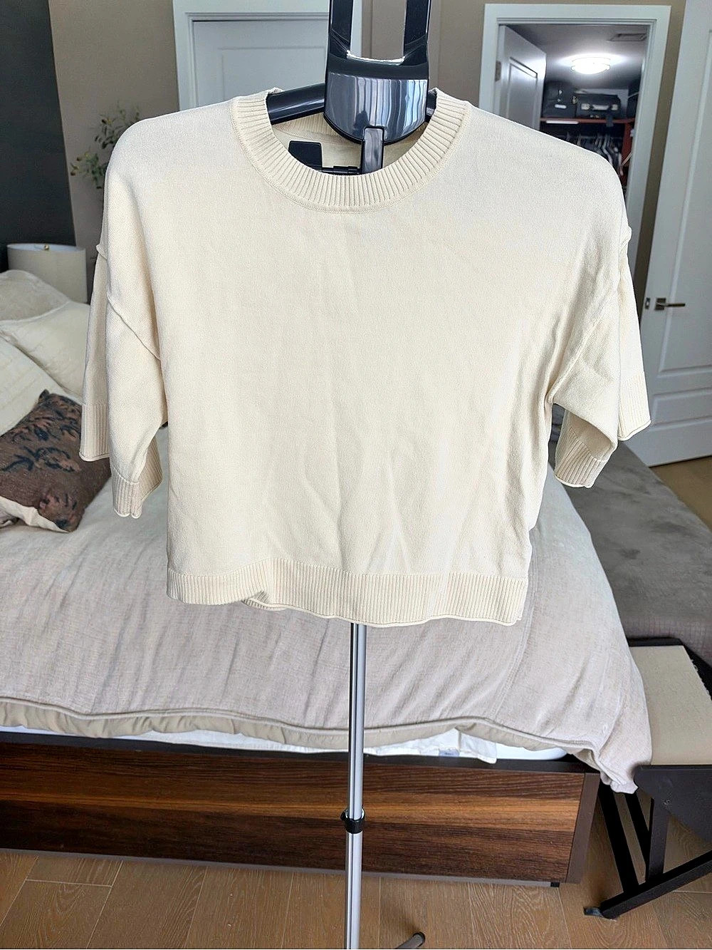 Cream Knit Short Sleeve Top S
Amazon
